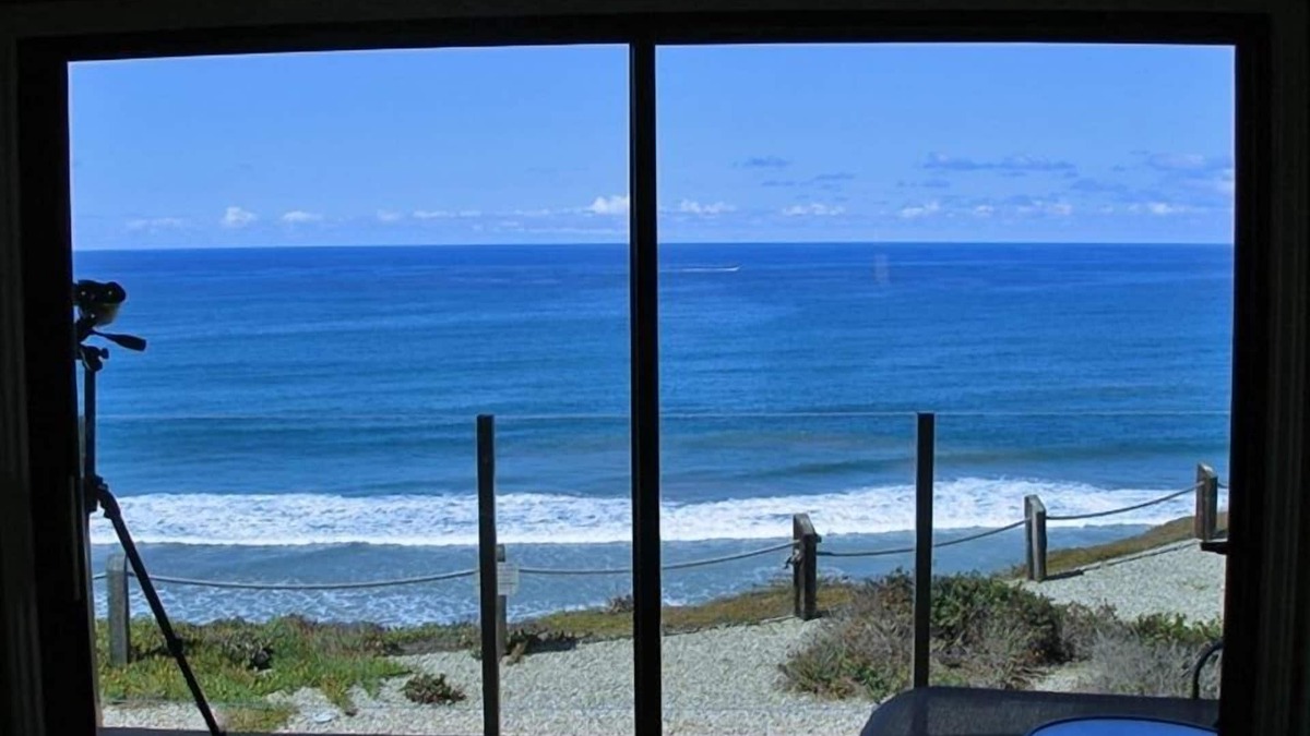 Solana Beach Condo | Oceanfront! Unobstructed Views-Corner Unit - Totally Remodeled 2024