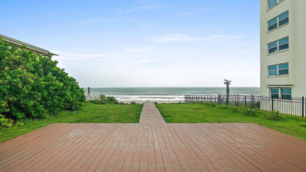 Halifax Estates House | Oceanfront Beach Villa on Daytona Beach Shores
