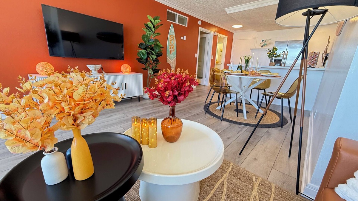 Hermosa Beach Hotel | Oceanfront View 2 BR w Pool & Parking
