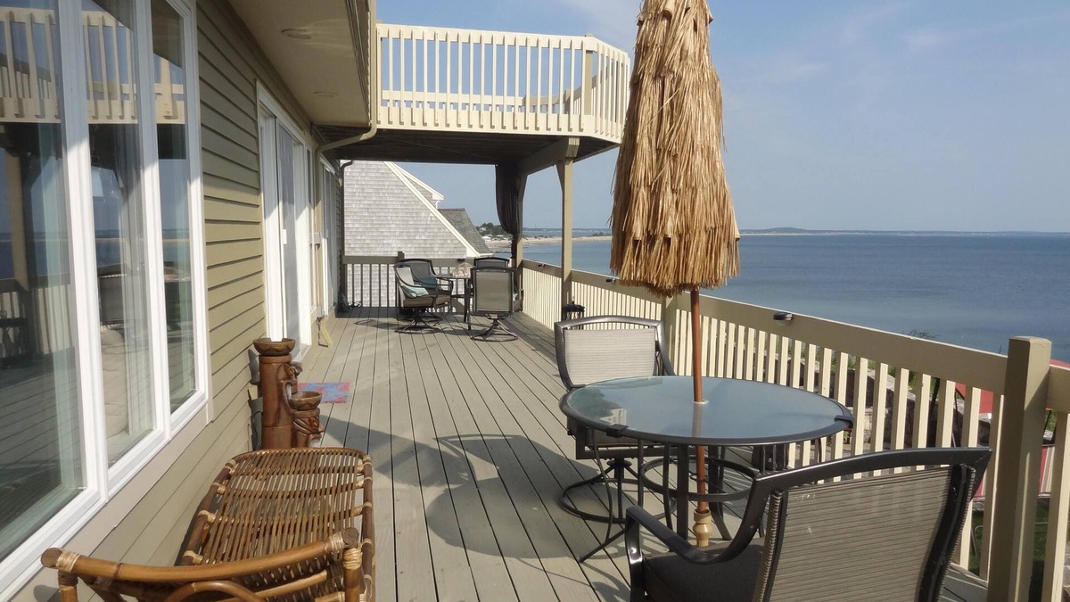 Plymouth House | Oceanfront Villa, A/C, Cable TV, Free WiFi, 2 Decks, Outdoor Grill, Pet-Friendly