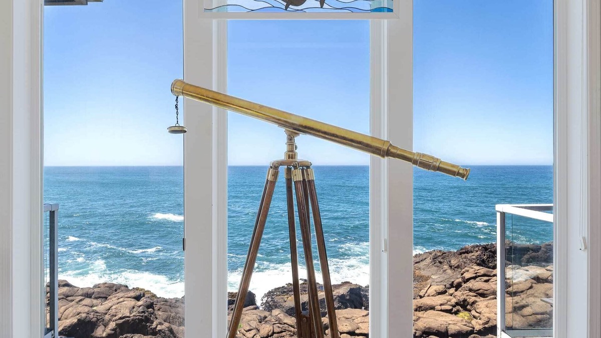 Depoe Bay Condo | Oceanfront, Watch Whales - Reflections by the Sea