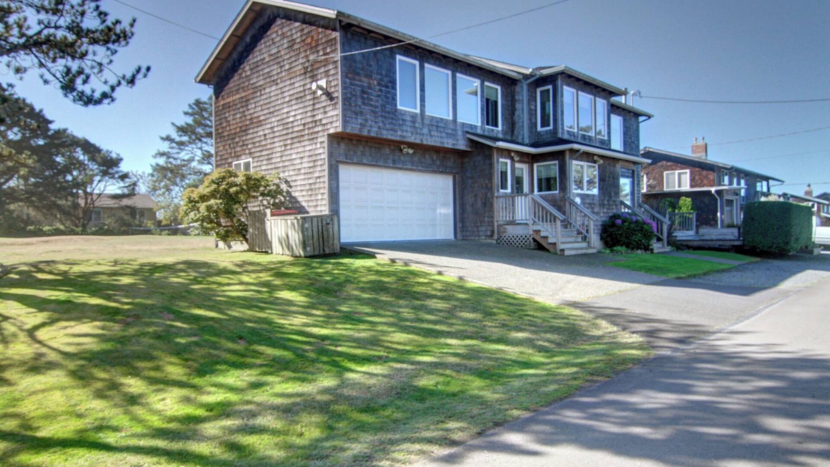 Tolovana Park House | Oceanhouse-1 block to the beach-Cannon Beach Property Management