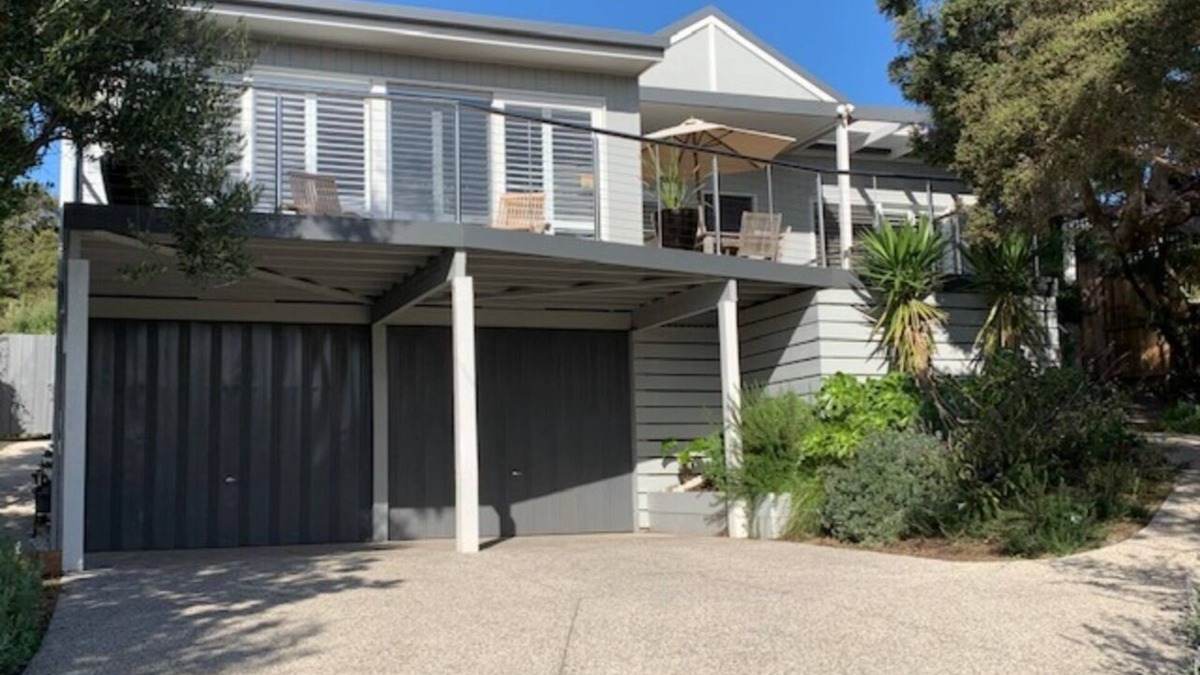 Blairgowrie House | OCEANIA BEACH HOUSEnLARGE GAS FIREPLACE