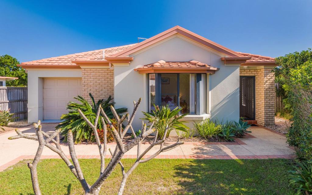 Yamba House | Oceania Cottage - LJHooker Yamba
