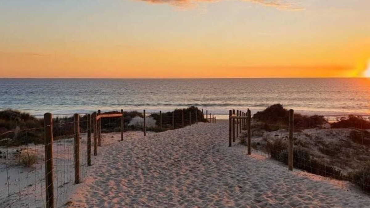 Scarborough Apartment | Oceanic Escape: 50m to beach