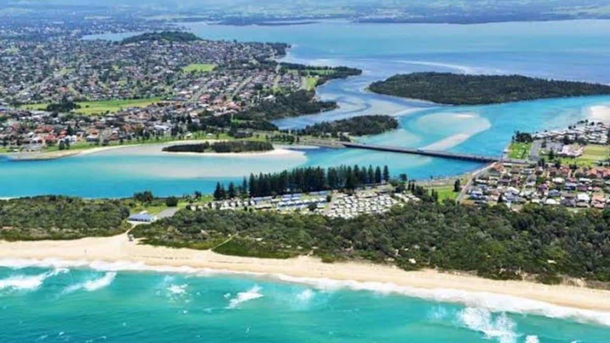 Windang House | Oceans Escapes @ Windang
