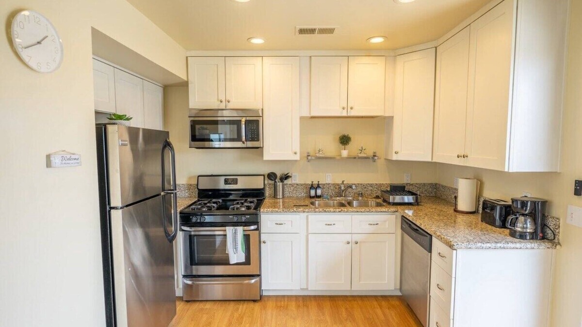 South Oceanside Apartment | Oceanside Beach Rental - Walk to the Boardwalk!