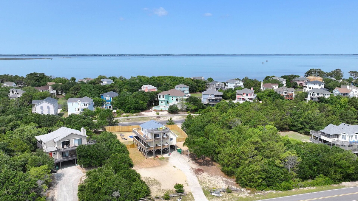 Whalehead Beach House | Oceanside, close to beach & shopping! WC904, What's Up Beaches