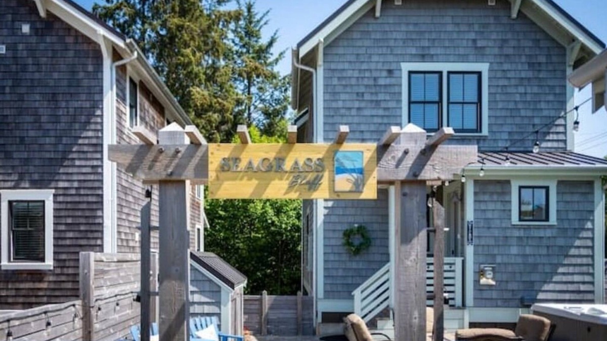 Seabrook House | Oceanside - Dog Friendly - 3pm Checkout