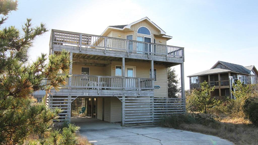 Carolina Dunes House | Oceanside, Dogs Welcome, Easy walk to the Beach, CD12, Marsh Rose Cottage