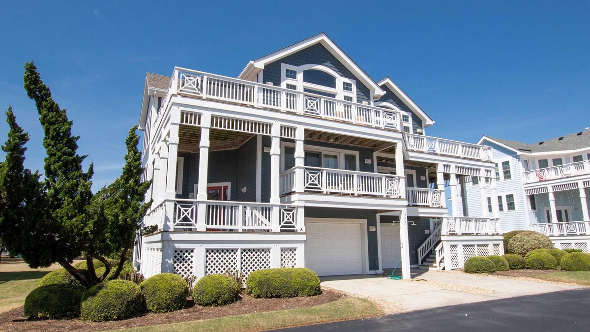 Buck Island House | Oceanside, Dogs Welcome, Hot Tub, Close to Shopping, BU13A, Tropical Dreams A