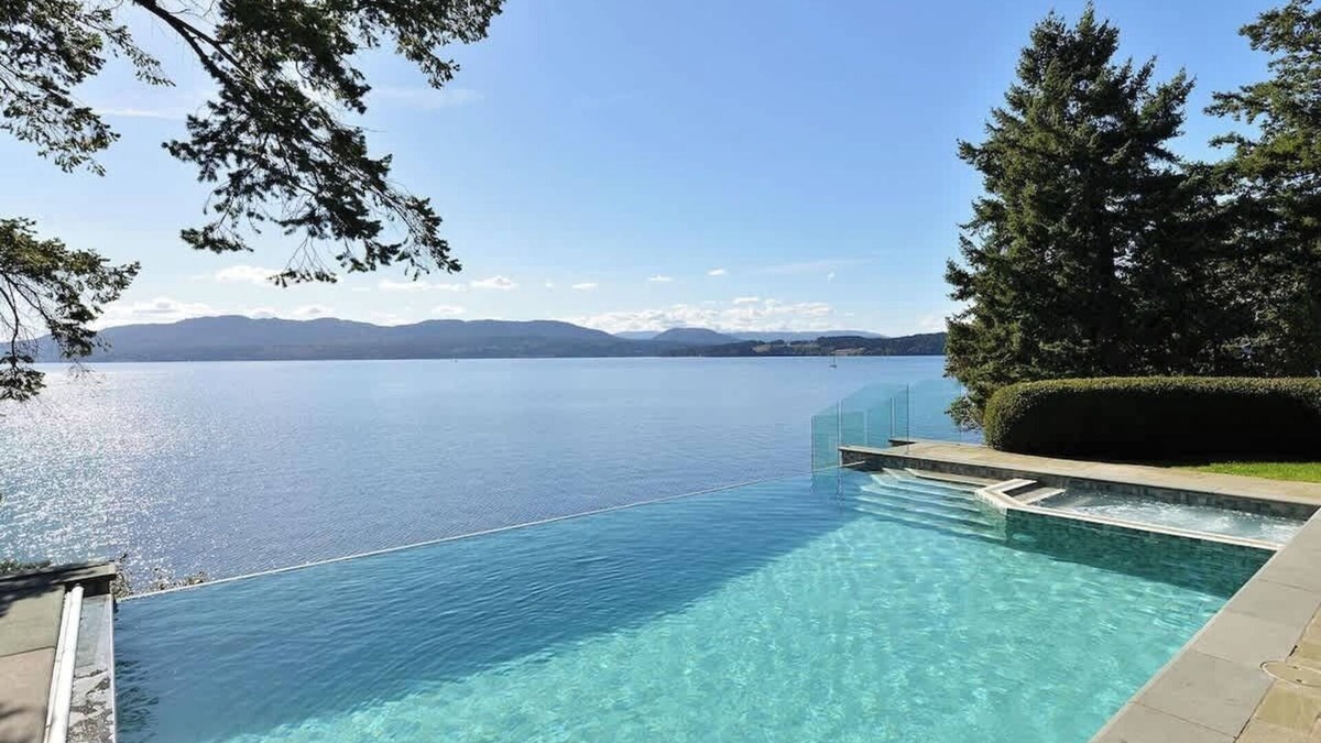 Sidney House | Oceanside Lodge Saanich Inlet