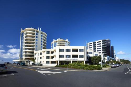 Mount Maunganui Apartment | Oceanside Resort Internal Ground Floor Studio Unit Privately Owned in Mt Maunganui No External window or Air Conditioning