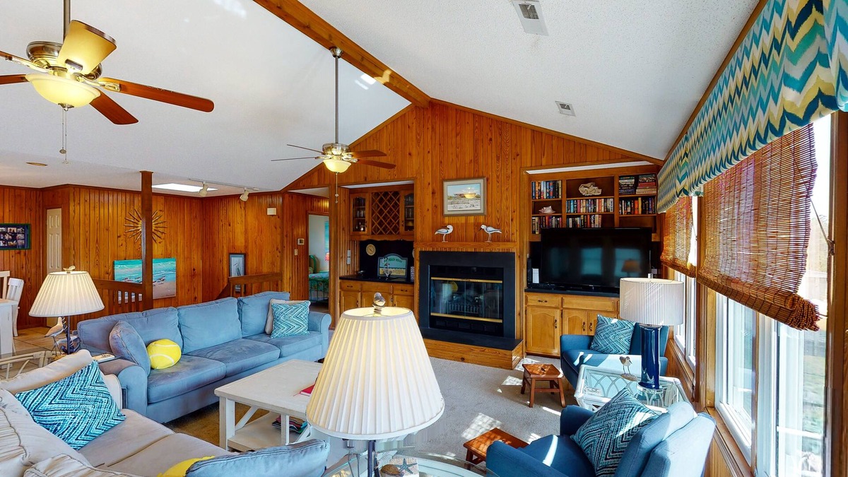Sandbridge House | Oceanside retreat with private tennis/pickleball court, easy beach access & AC