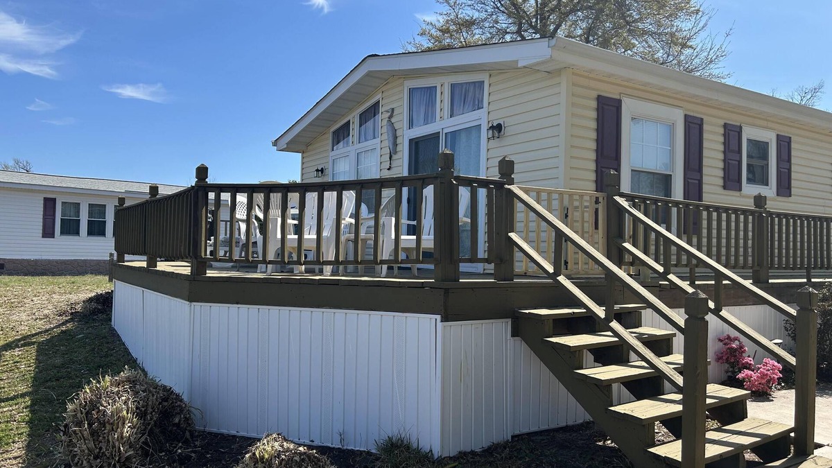 Garden City Cottage | Oceanside Village East Lake Waterfront Cottage