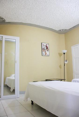 Salt Gut Apartment | Oceanview 2BR Getaway 3min Beach 5min Airport