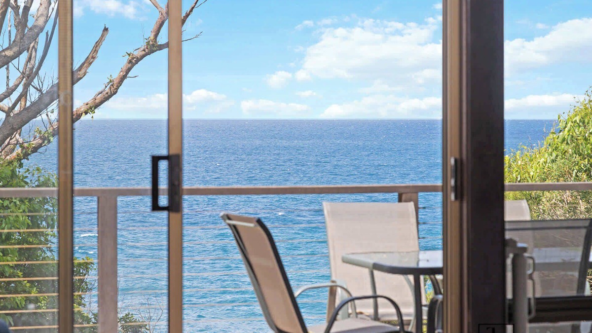 Malua Bay House | Oceanview Cottage | Pet-Friendly Stay & WiFi