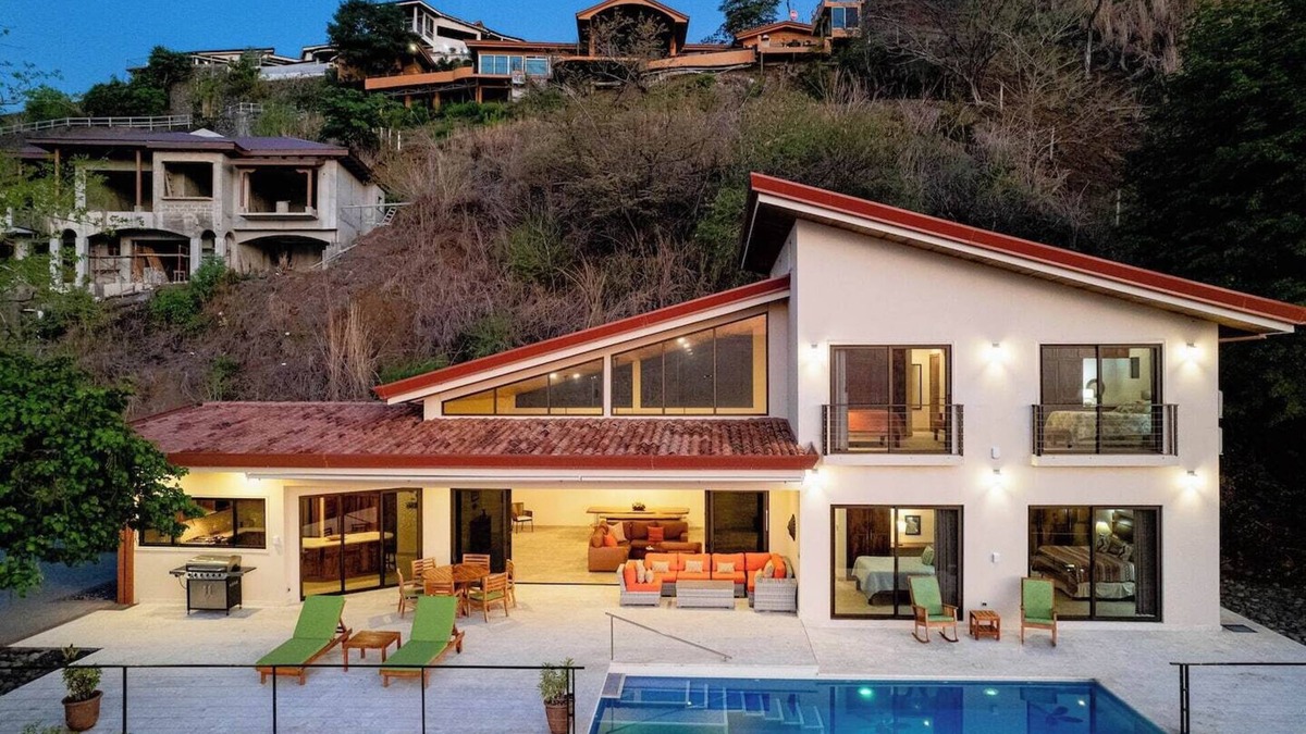 Playa Hermosa House | Oceanview Home Tranquil Sunsets of Hermosa Beach