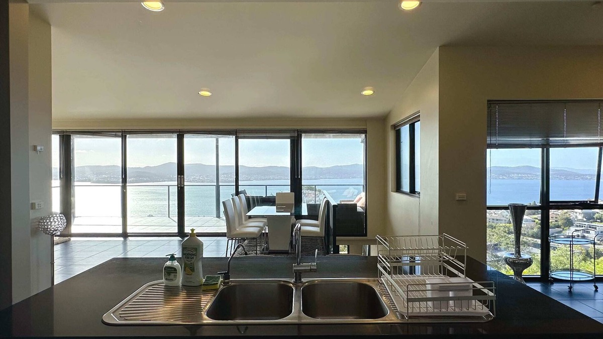 Sandy Bay Villa | Oceanview Oasis - Close to CBD and Airport