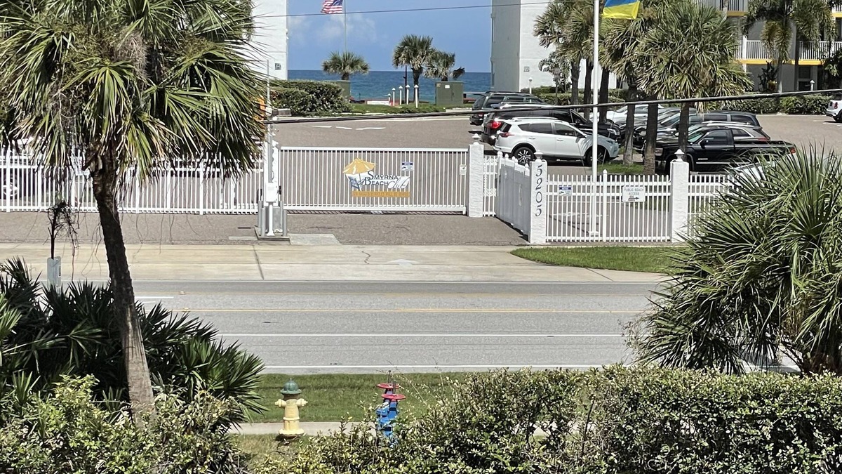 New Smyrna Beach Condo | Oceanwalk bldg 2: 2 bedrooms 2 bath w Ocean view from balcony. Pet fee required