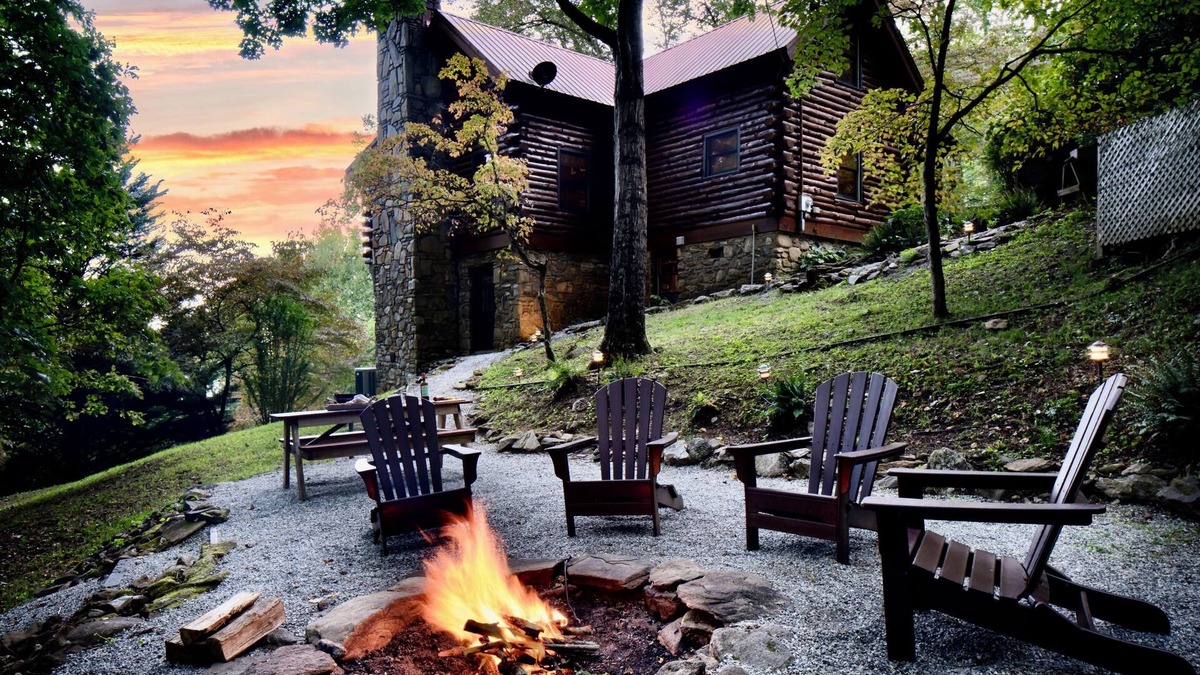 Sylva Cabin | Oct Availability - Amazing Views, Hand Built Log Cabin, Hot Tub and Fire Pit