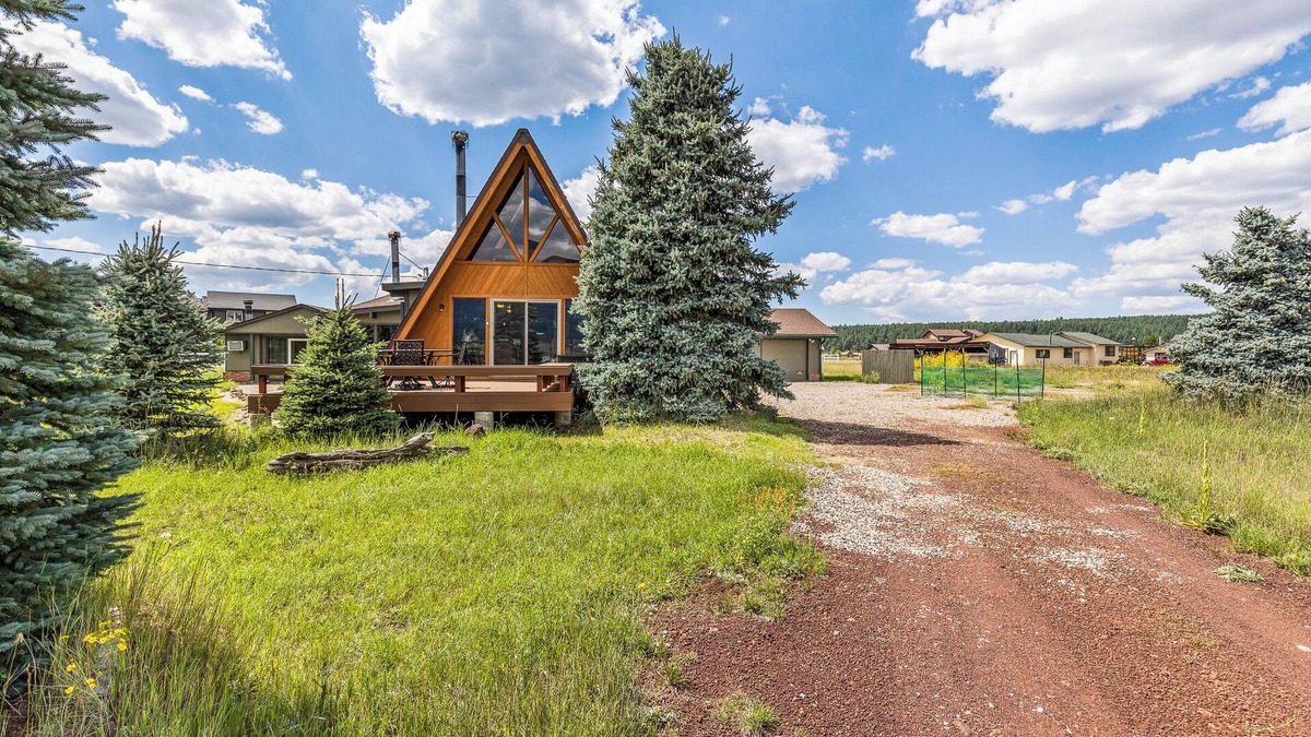 Baderville House | Oct. Availability | Enjoy LVT Local Discounts