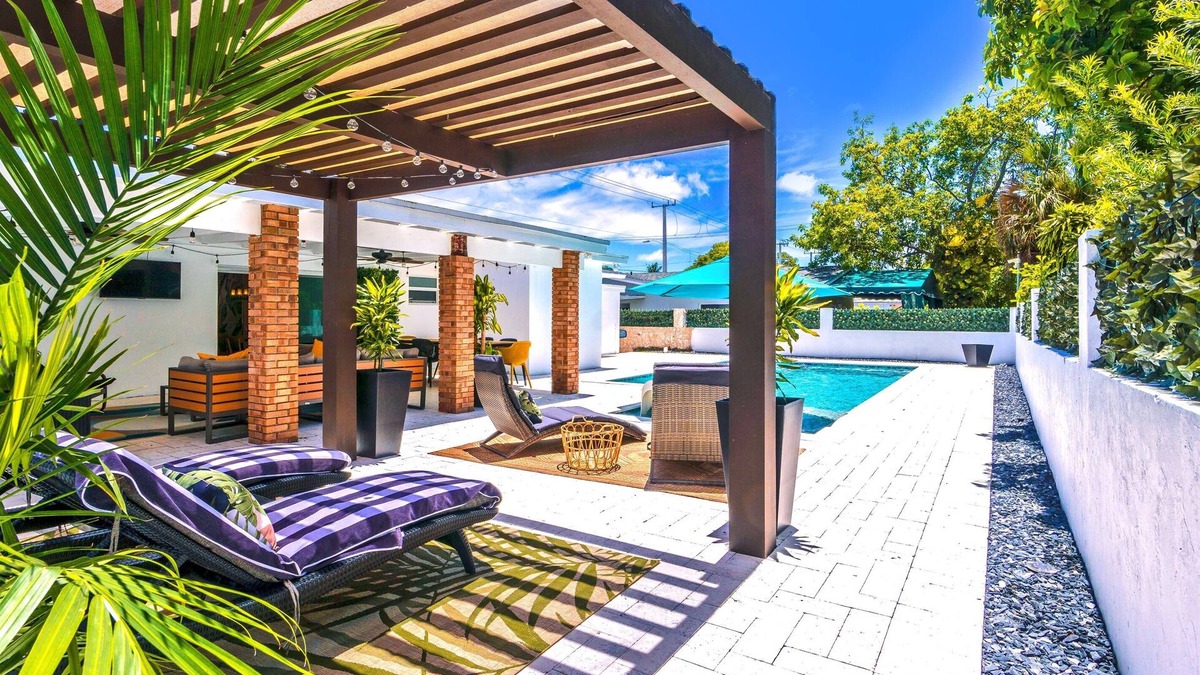 Coral Way Villa | Oct discount! Chic Villa near Brickell,heated pool