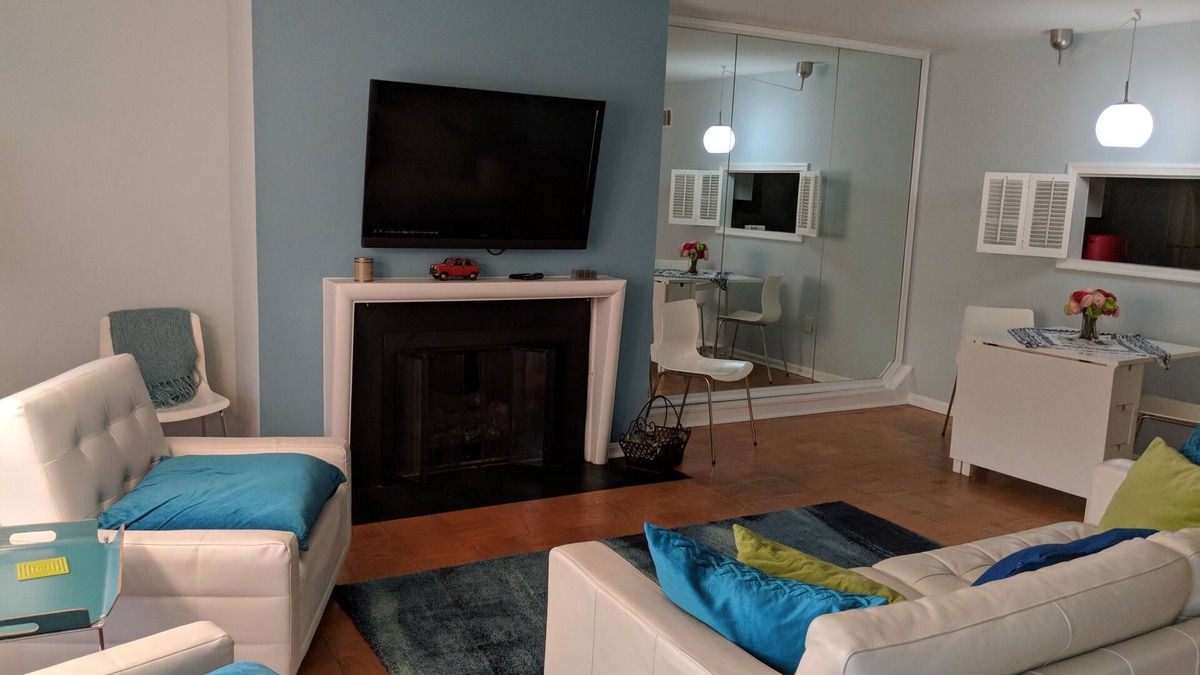 Capitol Hill Apartment | Oct last minute Specials !