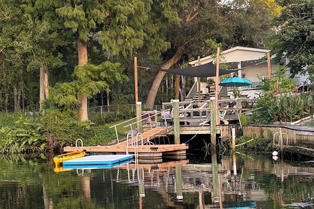 Weeki Wachee Gardens House | OCT. SPECIAL! Weekdays 180 Mon-Thur -Waterfront- Early & Late Ck-in & out!