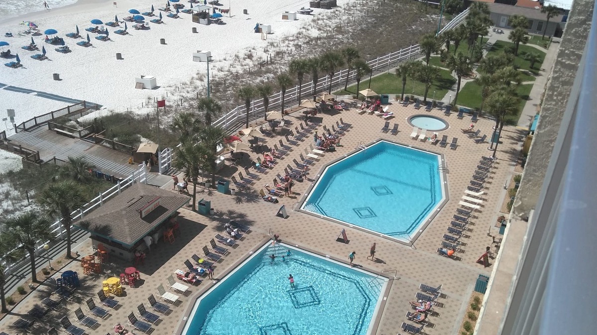 Thomas Drive Hotel | October $110.00/nt. week days (Monday-Thursday) Right on the beach! hurry.nnnn