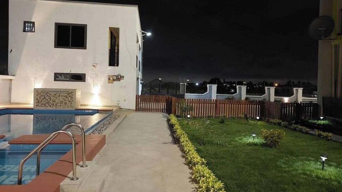 Kasoa Apartment | October Apartments 2 3 ensuite bedroom Vacation Home/Apartment in Kasoa 2