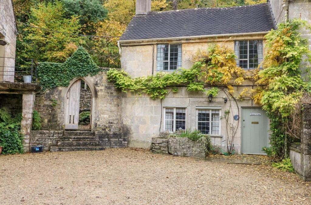 Chalford House | October Cottage