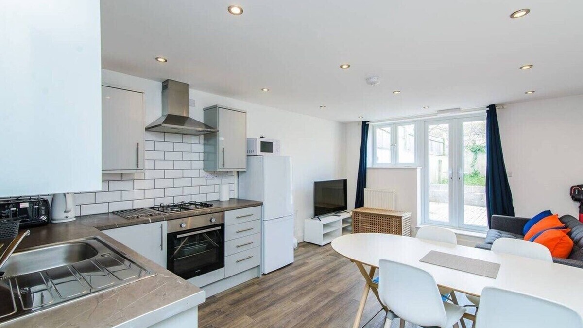Hanham Apartment | October Discount - Long Stay - Contractors