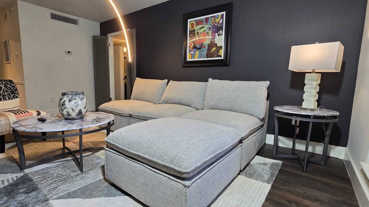 The Galleria Apartment | October Specials Posh Galleria Living Saltwater Pool Access