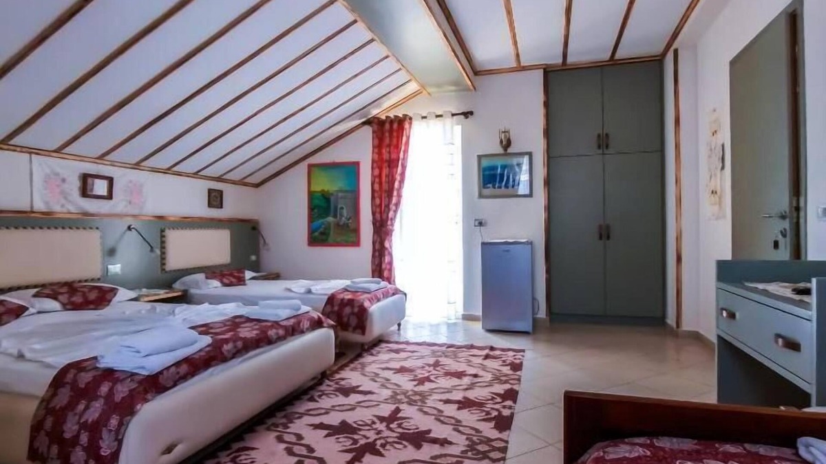 Sarande Hotel | Oda's Room