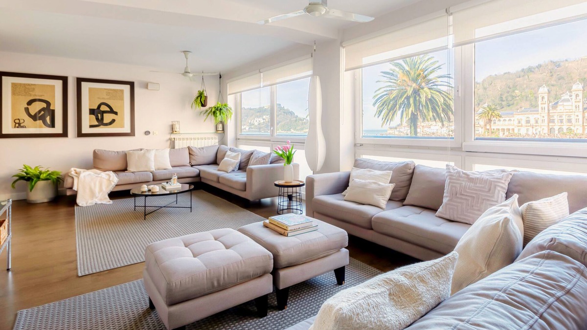 San Sebastian Centro Apartment | ❤ of San Sebastian | Walk Score 99 | 3 Baths