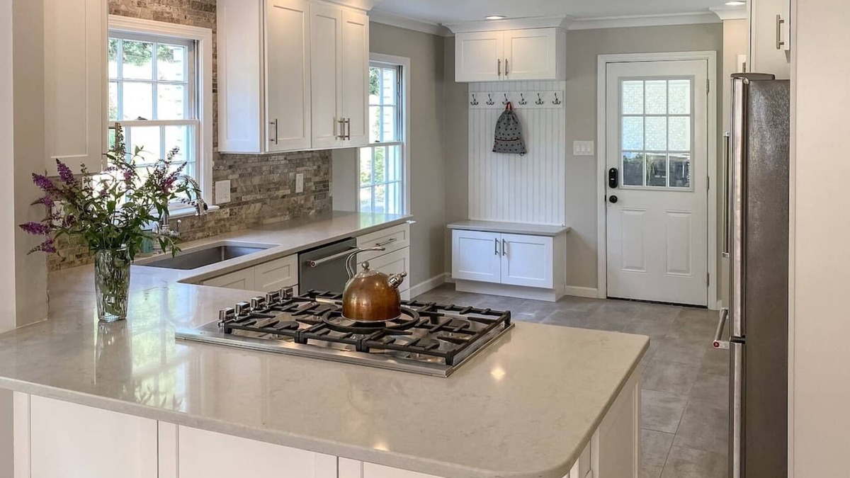 Roswell House | Off Canton Cottage - walking distance to canton st