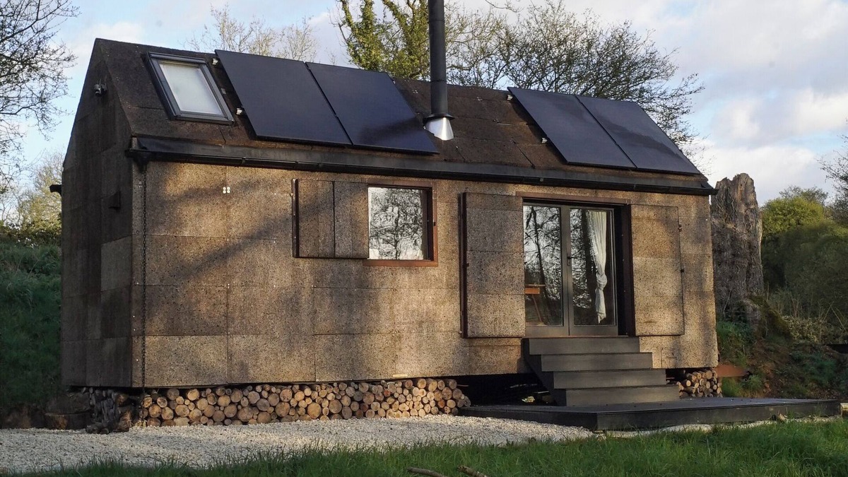 Gillingham Cabin | Off-grid Cabin, Outdoor Bath, 15 min from Bruton