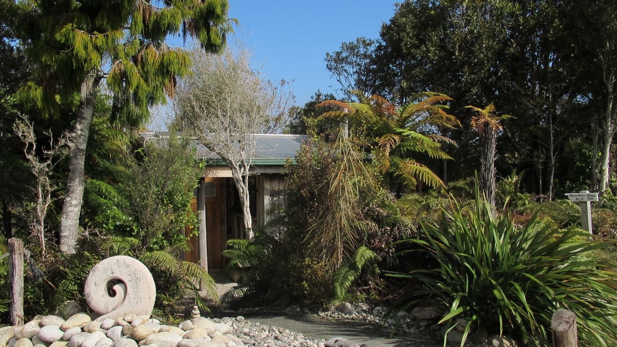 Charleston Cabin | Off grid holiday, immersed in native flora and fauna