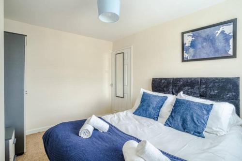 Pontlliw and Tircoed Apartment | Off Road Parking, Smart TV in Each Room!