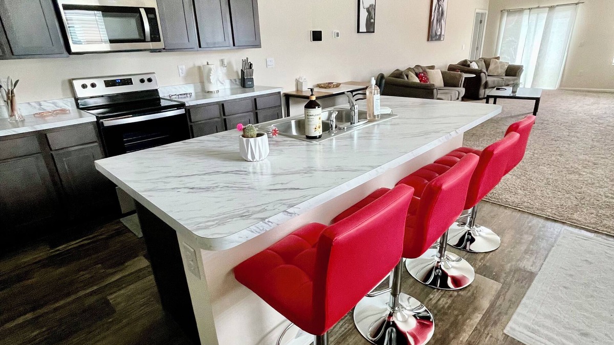 Westside House | "Off the beaten ranch" New build 3/2 home