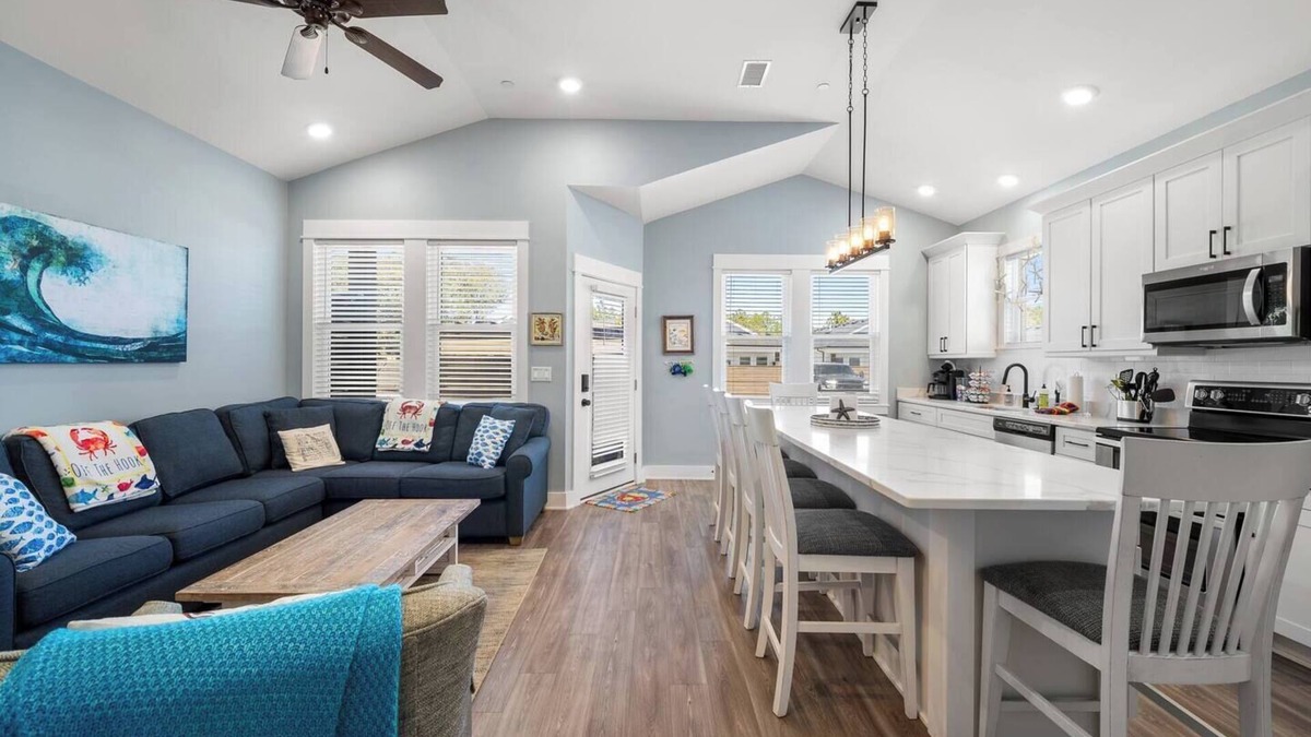 Corolla Light Condo | Off The Hook-Luxury Cottage - Heart of Corolla!
