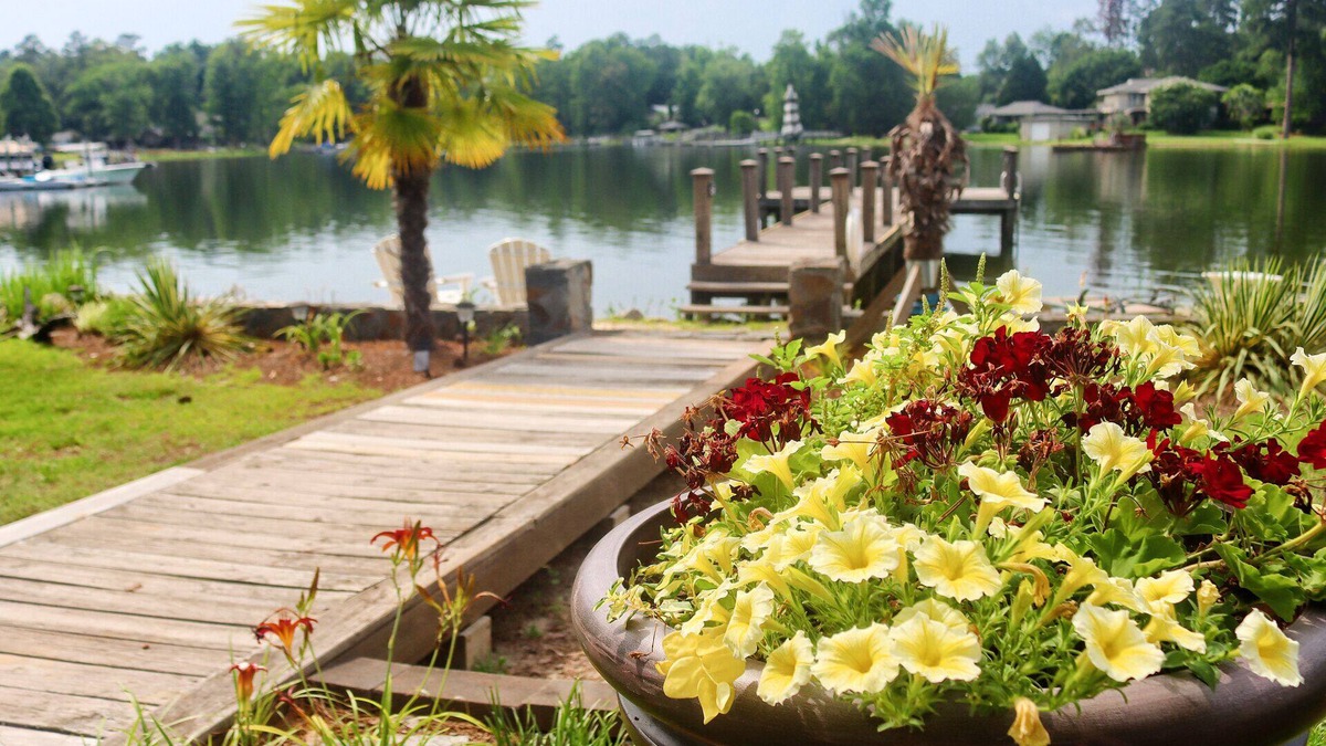 Chapin House | "Off The Mainland" Lake front home with private dock & optional pontoon rental