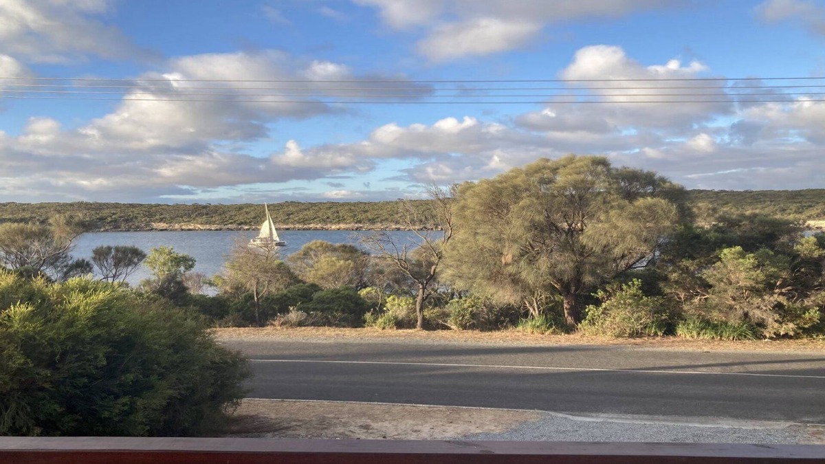 Lake Wangary House | Off The Net - Esplanade property with views of the channel