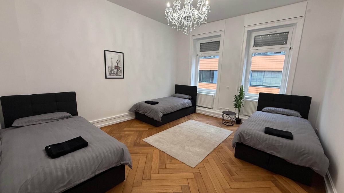 Offenbach am Main Apartment | Offenbach 200m2 10 persons O1