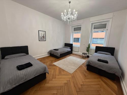 Offenbach am Main Apartment | Offenbach 200m2 10 Personen O1