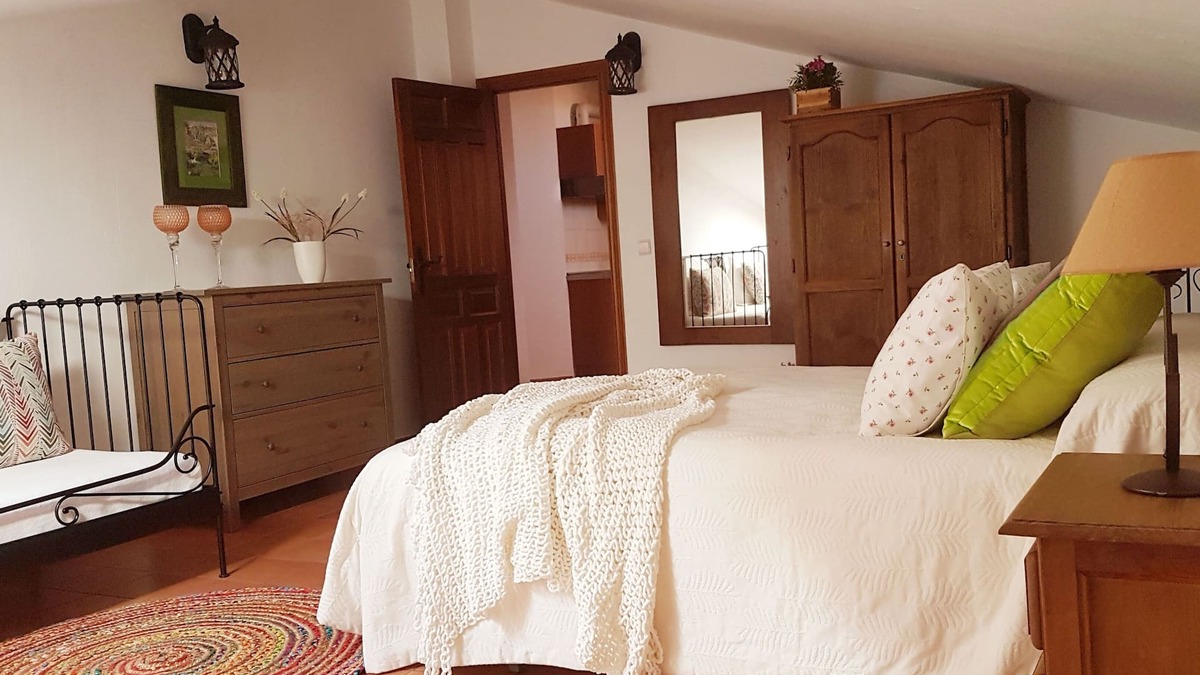 Nohales Apartment | OFFER APARTMENT 1, CASA RURAL EL SAUCE, (2/4 PAX) 2.5 KM FROM CAPITAL CAPITAL