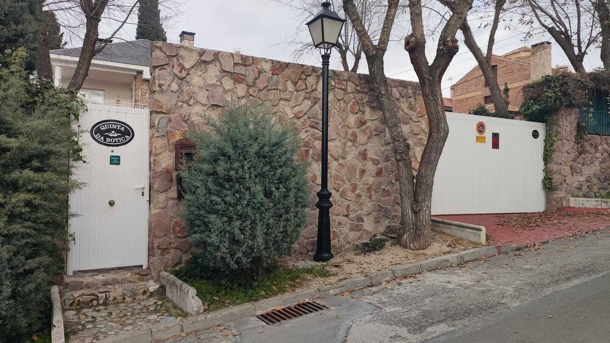 Sevilla la Nueva Cottage | Offer half/long stays. Contact us!
