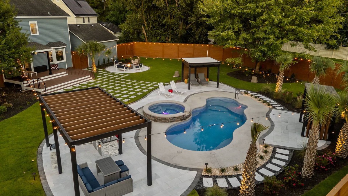 Wilmington House | OG Paradise | Private Pool & Hot Tub | Luxe Oasis