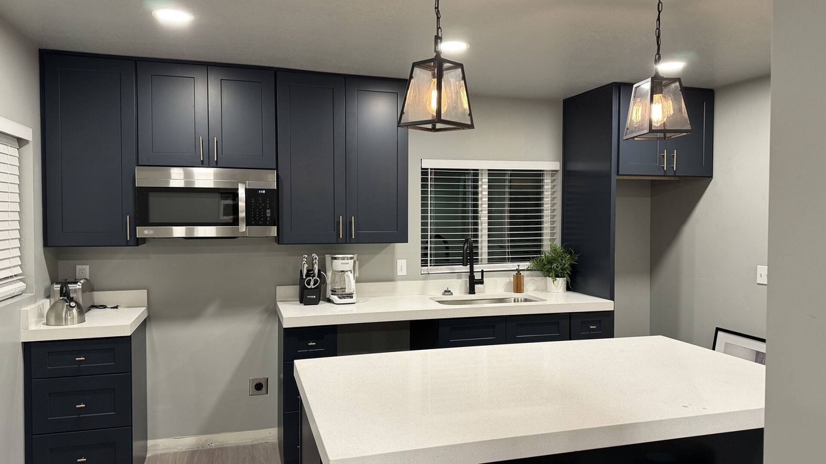 Ogden House | Ogden Oasis: 4b, 2 ba - 5 mins to WSU
